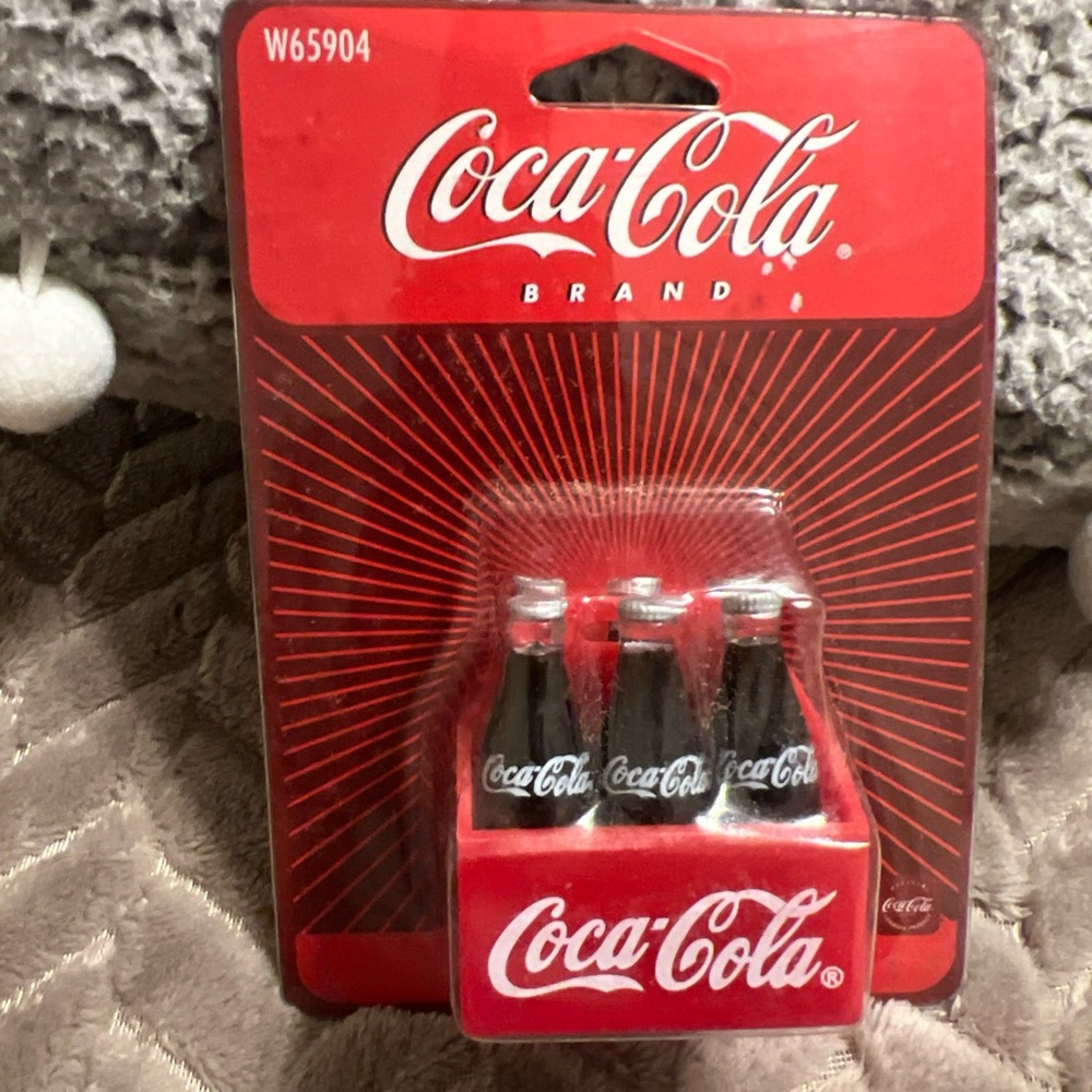 Vintage Coca Cola 6 Pack Bottle Magnet collectibles